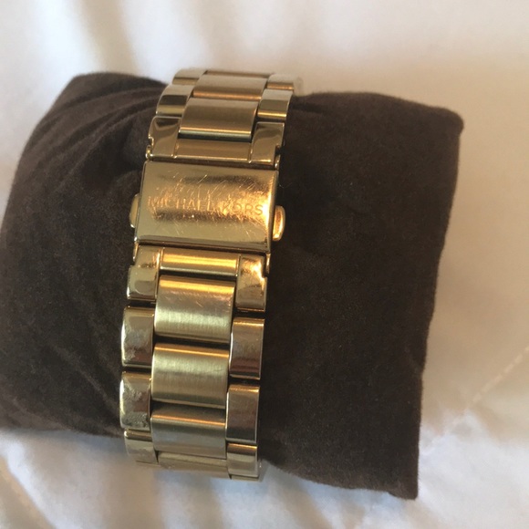 Michael Kors gold watch. - Picture 4 of 4